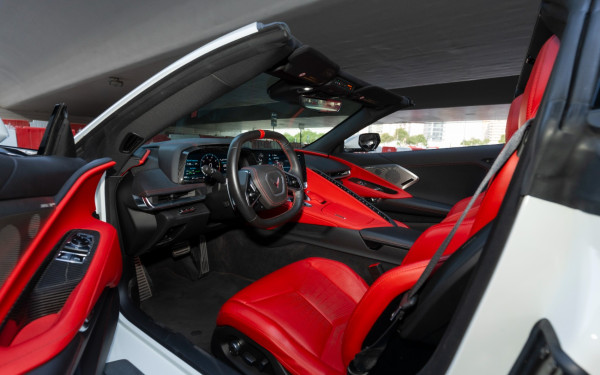  White Chevrolet Corvette Photo 3