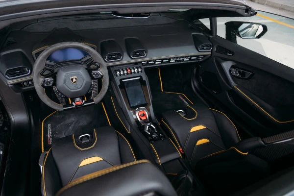  Black Lamborghini Evo Spyder Photo 4